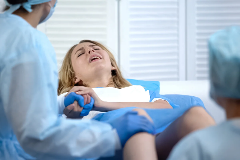 Các bước rạch tầng sinh môn trong quá trình sinh nở 4