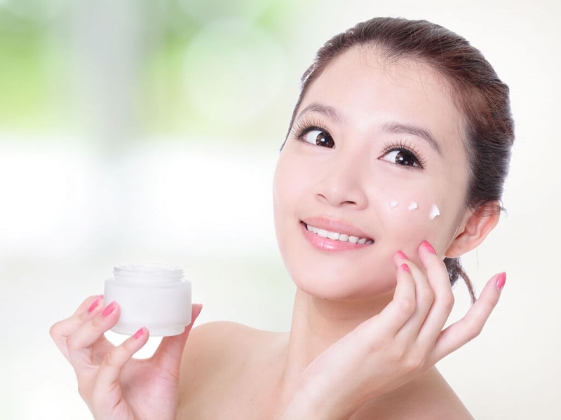 Các bước skincare cho mẹ sau sinh 4