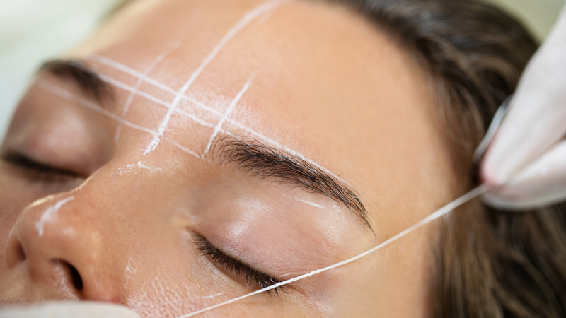 Lông mày thẳng là một trong các dáng lông mày cơ bản nhất