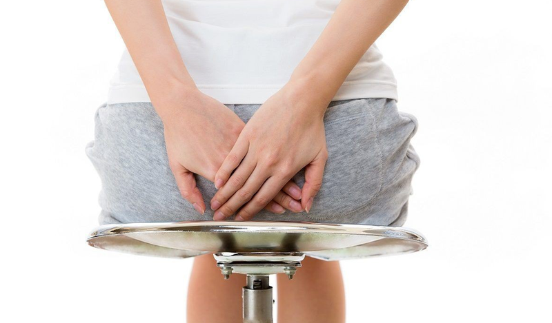 Đau rát, ngứa vùng hậu môn là dấu hiệu bệnh trĩ ở nữ giới