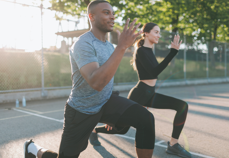 cac-dong-tac-the-duc-don-gian-giup-co-the-khoe-hon-moi-ngay 1.png