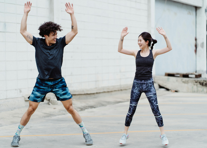 cac-dong-tac-the-duc-don-gian-giup-co-the-khoe-hon-moi-ngay 3.png