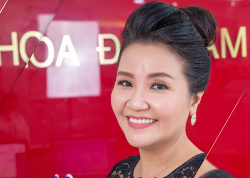 Các kiểu tóc đẹp cho phụ nữ tuổi 50 đủ kiểu từ tóc ngắn, dài đến xoăn 2