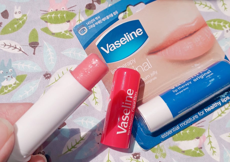 cac-loai-son-duong-vaseline-thoi-co-mau-khong