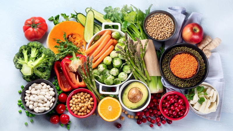 Xây dựng chế độ dinh dưỡng cân đối, giàu vitamin và chất chống oxy hóa