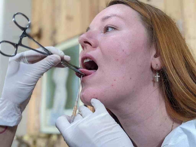 Các loại xỏ khuyên lưỡi? Xỏ khuyên lưỡi có tháo được không? 2