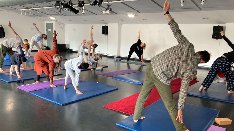 Mix yoga là gì? Các lợi ích khi tập mix yoga bạn nên biết 3