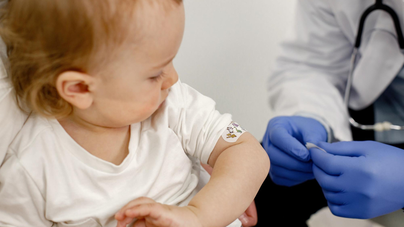 Các phản ứng sau tiêm não mô cầu AC thường gặp 3