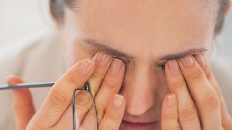 Các triệu chứng của rách võng mạc là gì? 3