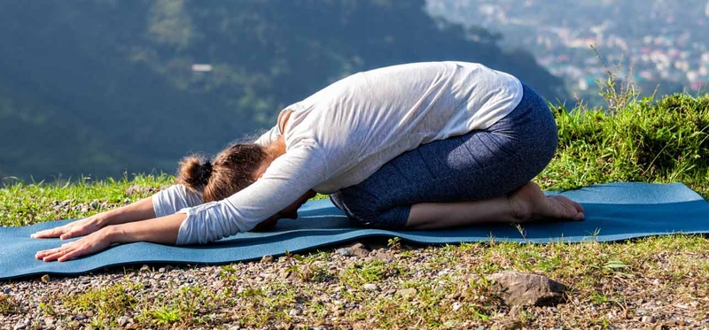 Các tư thế Yoga trẻ hóa giúp cân bằng và gìn giữ nét thanh xuân 1