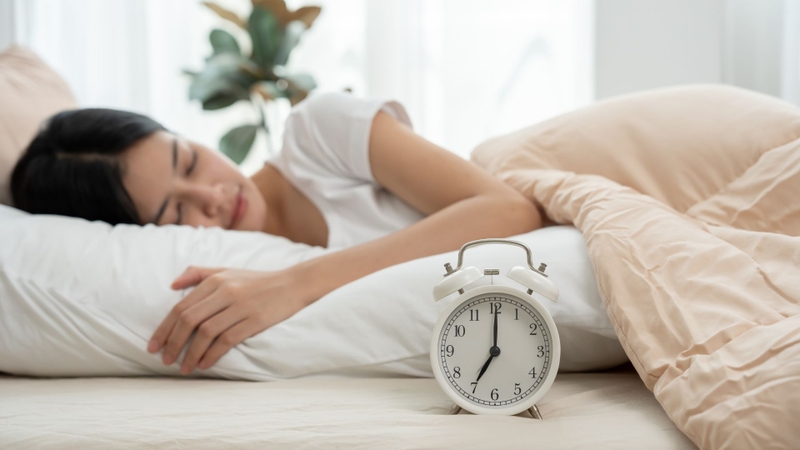 Giấc ngủ đủ và sâu giúp cơ thể tiết ra hormone tăng trưởng
