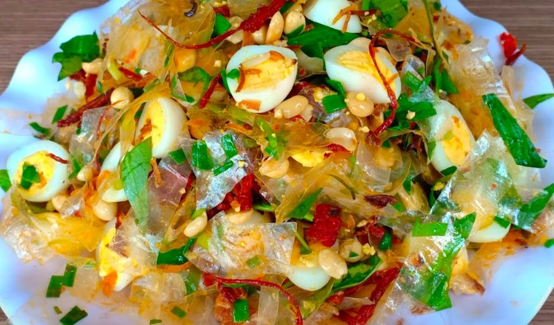 Cách ăn bánh tráng phơi sương cực đơn giản và ngon miệng 3