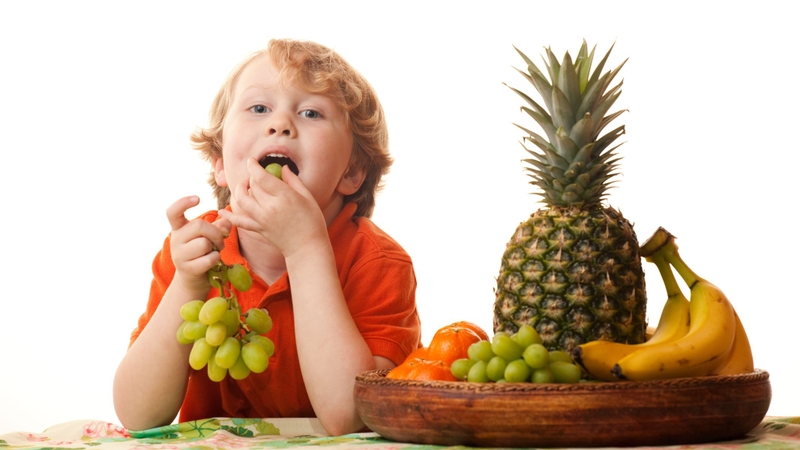 Dứa giàu chất xơ giúp kéo dài cảm giác no, hạn chế ăn vặt và kiểm soát lượng calo