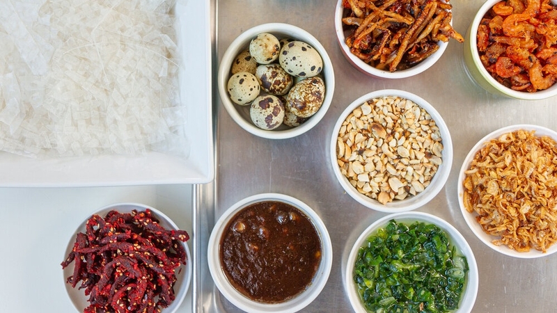 Cách bảo quản bánh tráng trộn qua đêm mà vẫn thơm ngon 1