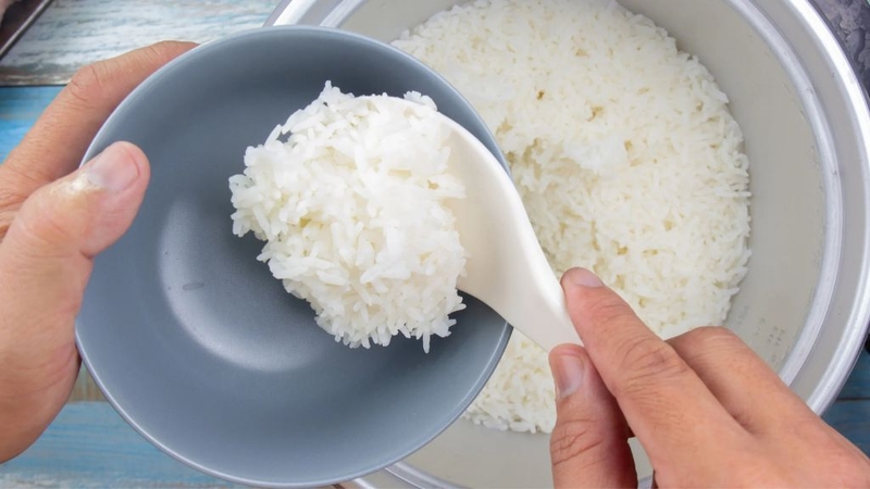 Cách bảo quản cơm qua đêm mà bạn nên biết 1