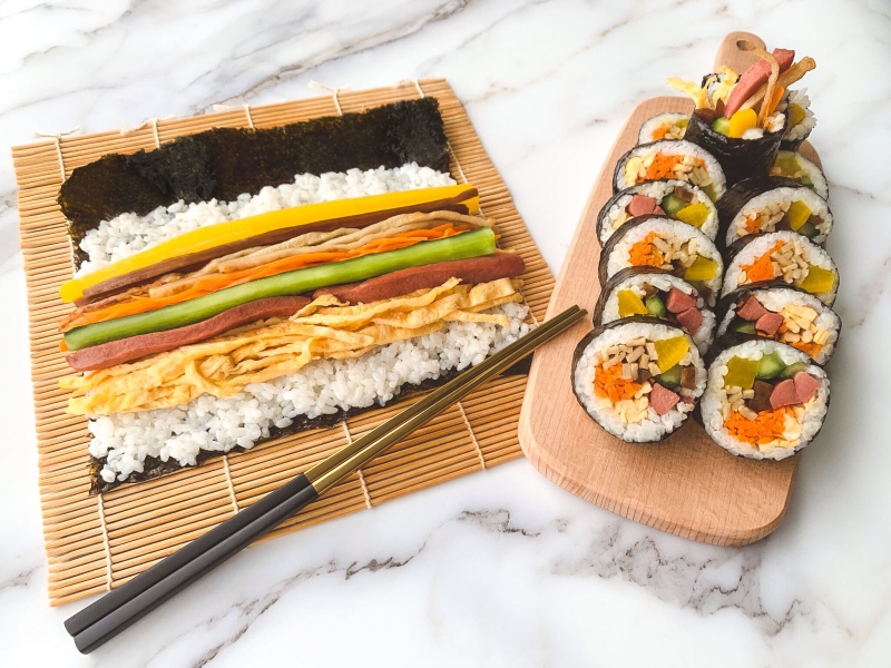 Cách bảo quản kimbap qua đêm mềm ngon không thiu 2