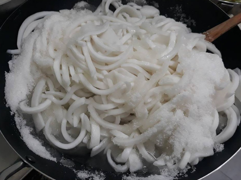 Cách bảo quản mứt dừa không bị chảy nước, trữ được lâu 2