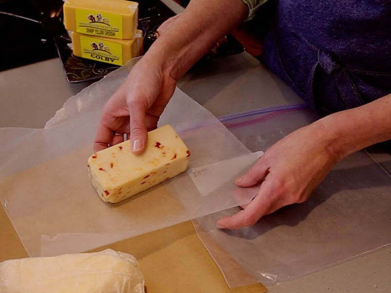 Vật liệu tốt nhất giúp bảo quản phô mai được lâu mà vẫn giữ được hương vị