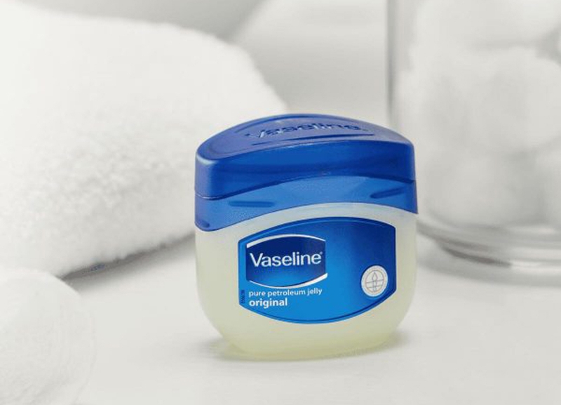 Cách bảo quản son dưỡng Vaseline hiệu quả