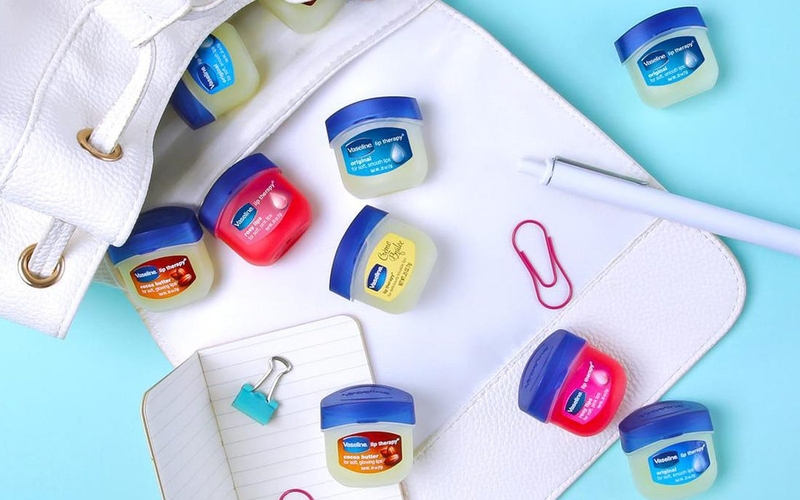 Cách bảo quản son dưỡng Vaseline hiệu quả