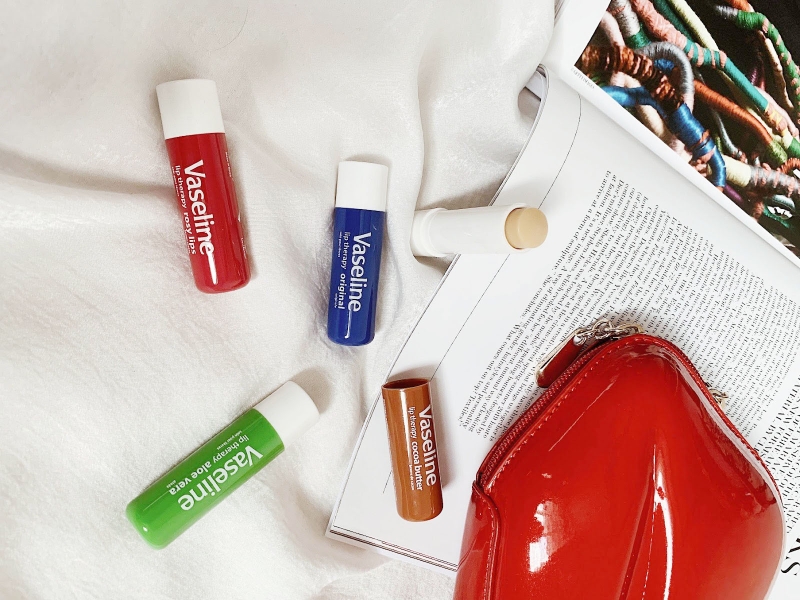 Cách bảo quản son dưỡng Vaseline hiệu quả