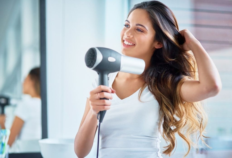 Cách chăm sóc tóc đen mượt, hạn chế bạc tóc sớm 2