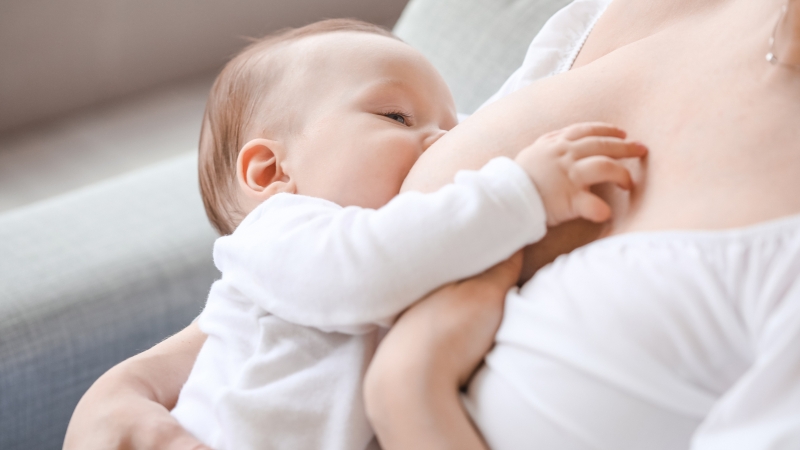 Theo dõi hiệu quả bú và kết thúc an toàn