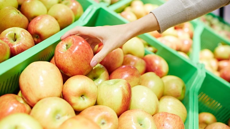 Không ít người vẫn chưa biết cách chọn táo ngon