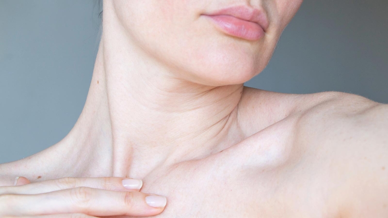 Cách chống lão hóa cho da vùng cổ theo các chuyên gia 1