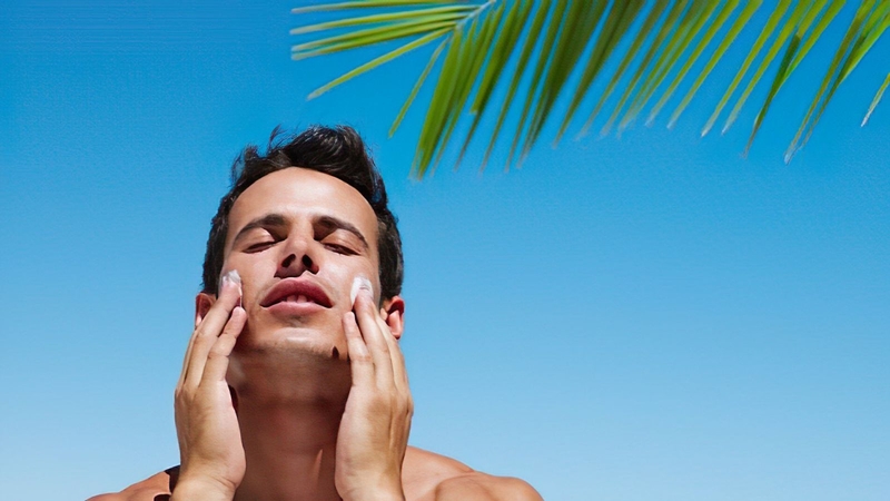 Cách chống nắng cho nam giới trước khi ra ngoài