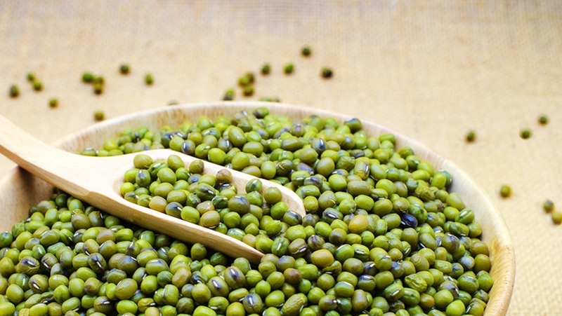 Cách chữa đi tiểu buốt tại nhà cho nữ bằng đậu xanh