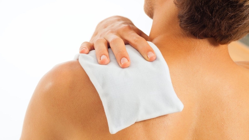 Cách chữa trật khớp vai tại nhà an toàn hiệu quả 1