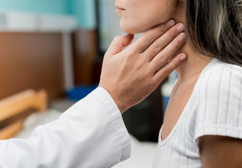 Cách chữa viêm họng bằng lá mơ lông và mật ong