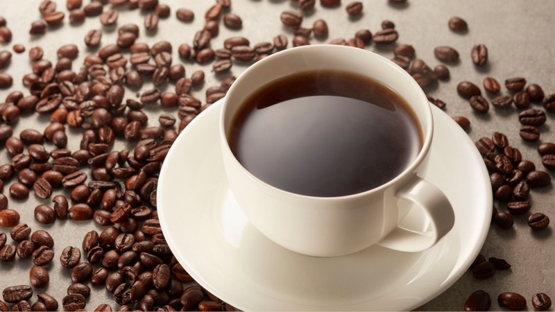 Hương cà phê là cách đánh thức người đang ngủ say nhẹ nhàng, giúp tỉnh giấc tự nhiên