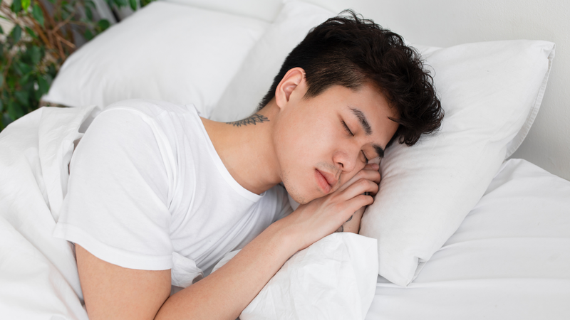 Ngủ đủ và giảm căng thẳng góp phần hỗ trợ ổn định đường huyết