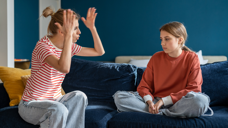 Cách dạy con gái tuổi 15: Điều nên làm và nên tránh 4