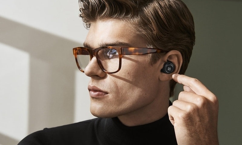 Theo các chuyên gia việc đeo tai nghe quá nhiều là không tốt cho tai