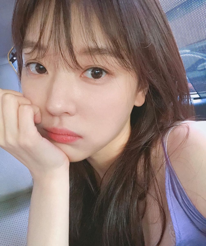 Cách dùng kem che khuyết điểm cho gương mặt sáng mịn 1