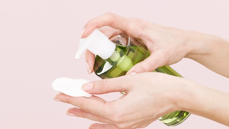 Cách dùng nước tẩy trang mang lại hiệu quả làm sạch tối ưu 3