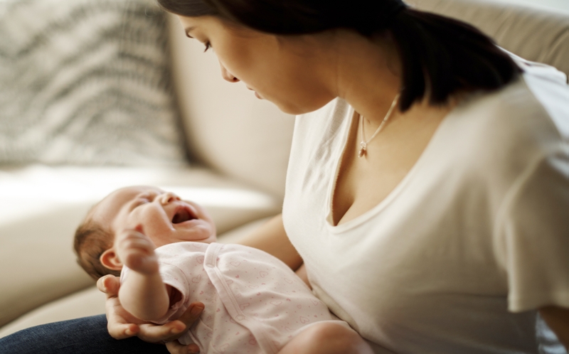 Cách hạ sốt cho trẻ sơ sinh 2 tháng tuổi mẹ cần biết - 2