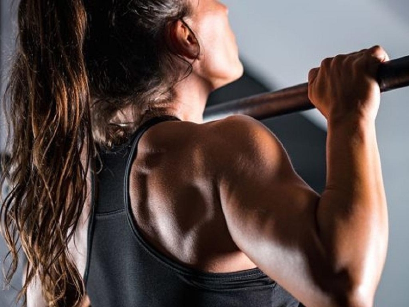 Hít&nbsp; xà đơn giúp bạn có đôi tay chắc khỏe