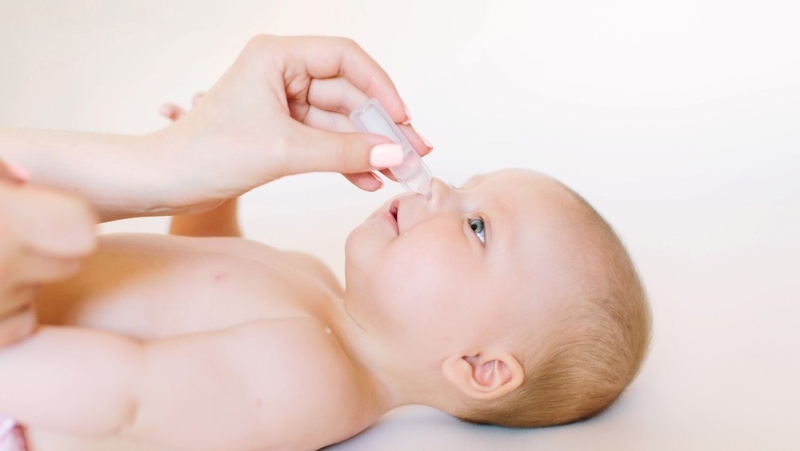 Cách hút mũi cho trẻ sơ sinh bằng máy và những lưu ý mẹ bỉm cần biết 2