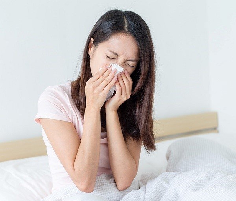 Ngạt mũi do dịch nhầy ngăn bít gây nhiều khó chịu cho người bệnh