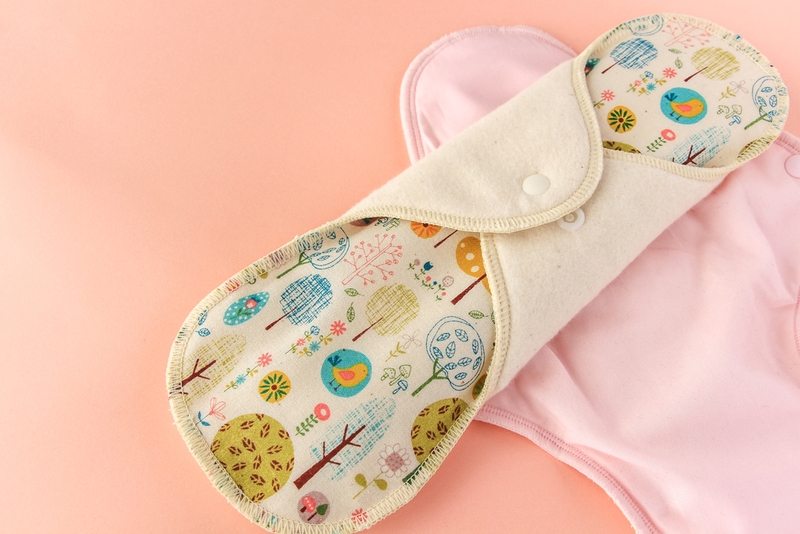 Chuẩn bị lớp lót để làm băng vệ sinh dạng vải