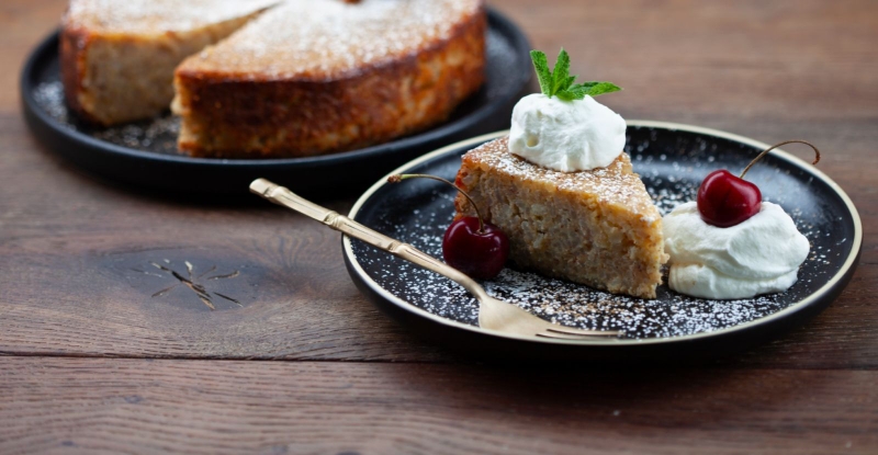 Bánh bông lan gạo lứt được nướng bằng lò