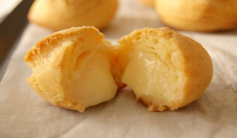 Cách làm bánh su kem bằng nồi cơm điện dễ làm 4