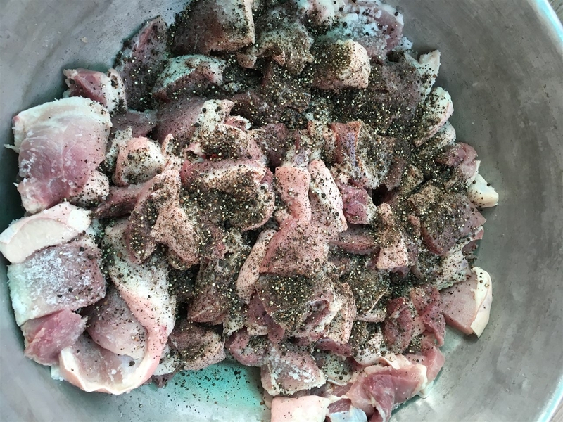 Thịt ba chỉ cắt miếng ướp hạt tiêu