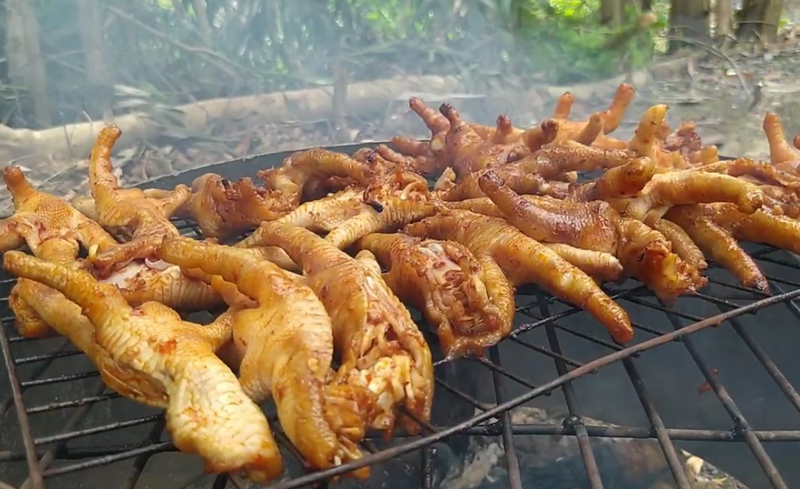 Cách làm chân gà rút xương và 3 món ăn vặt hấp dẫn từ chân gà 4