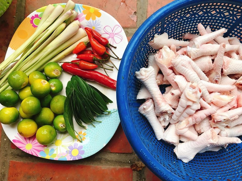 Cách làm chân gà sả ớt giòn sật, thơm lừng khó quên 3
