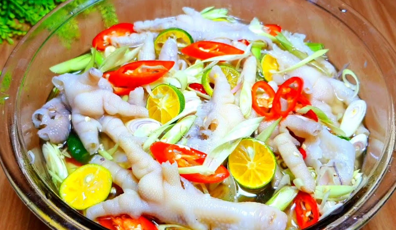 Cách làm chân gà sả ớt giòn sật, thơm lừng khó quên 4